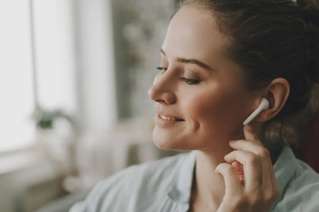 How to Keep your Earbuds from Tangling